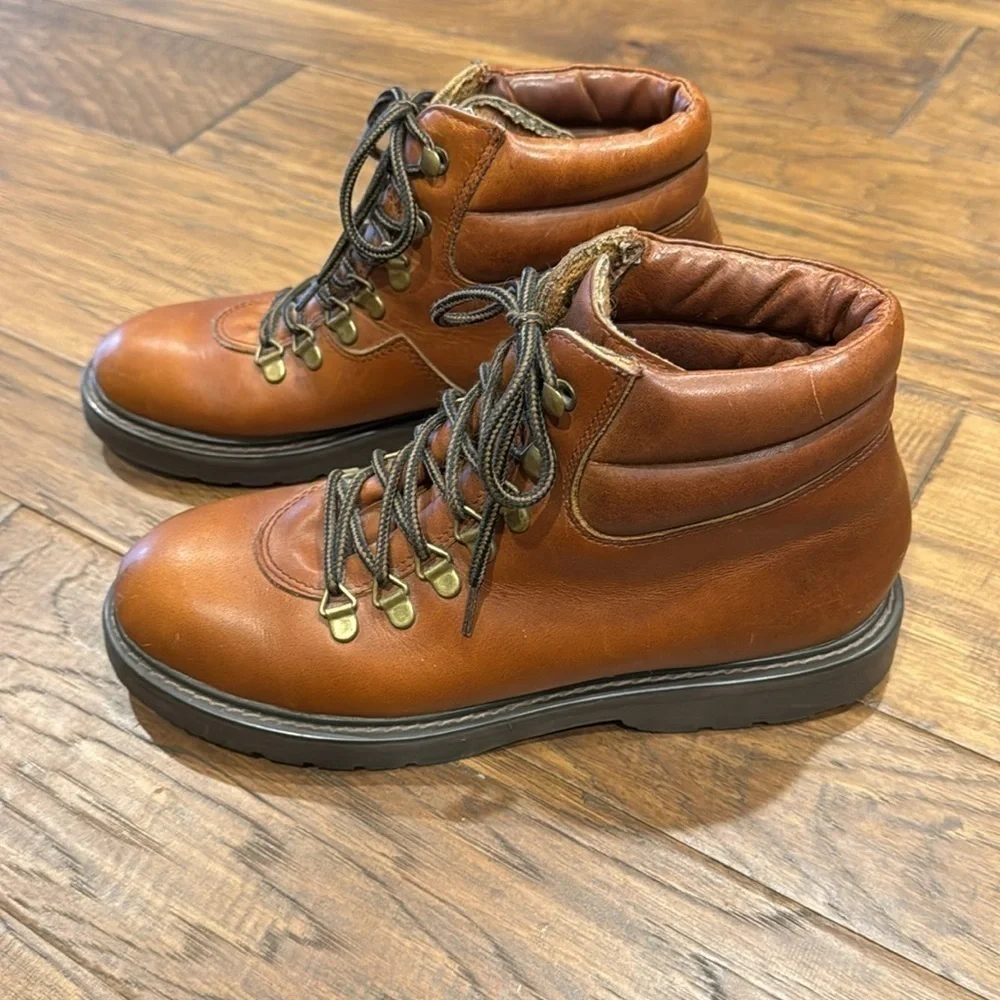 WORN~UNMARKED SIZE~MENS~BASS~LEATHER/WATERPROOF WORK/HIKING BOOTS~NICE~G22